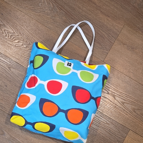 ESTEE LAUDER LISA PERRY GRAPHIC TOTE BAG.    #7301 - Picture 1 of 5